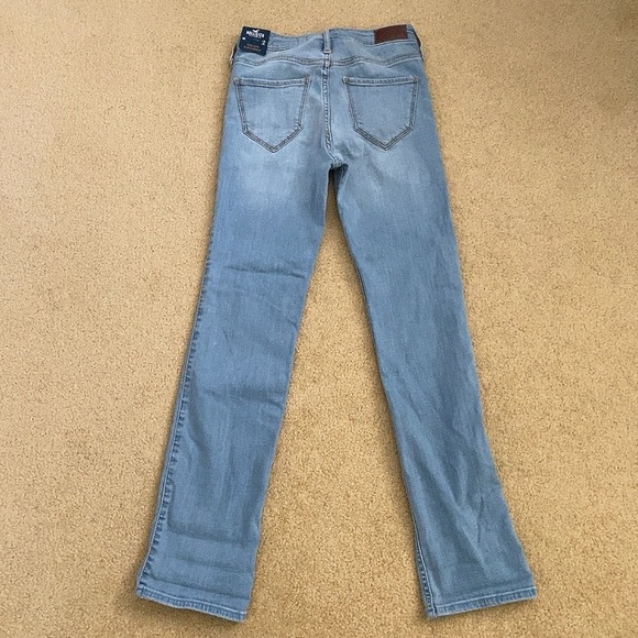 NWT Hollister High Rise Slim Straight Jeans - Picture 3 of 3